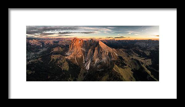Panorama Framed Print featuring the photograph Another Day In The Park by Stan Huang