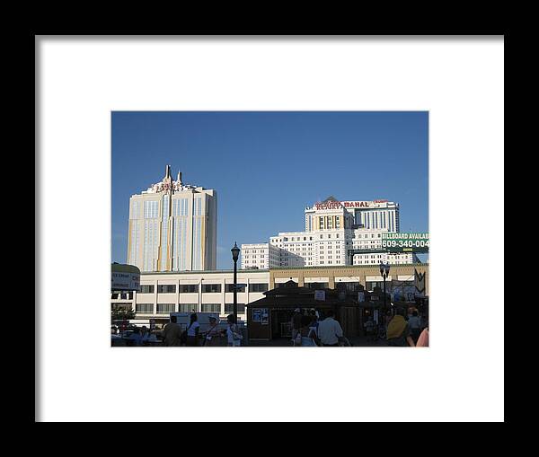 Atlantic Framed Print featuring the photograph Atlantic City - Trump Taj Mahal Casino - 01133 by DC Photographer