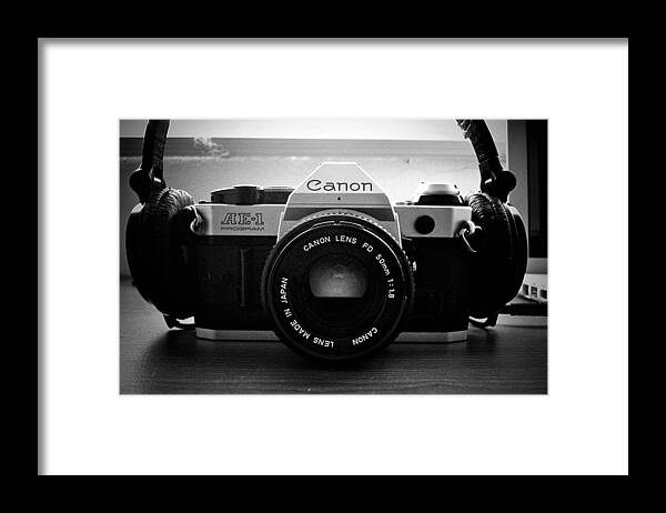 Vintage Framed Print featuring the photograph AudioVisual by Luis Mario