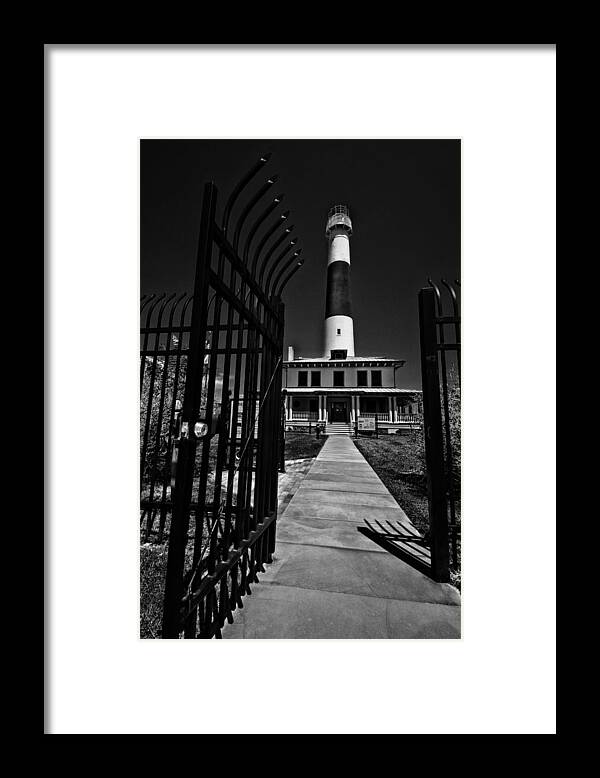 Black And White Framed Print featuring the photograph Big Dude by Robert McCubbin