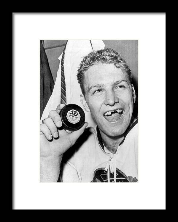 1 Person Framed Print featuring the photograph Bobby Hull Scores 50th Goal by Underwood Archives