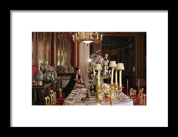 Adjusting Framed Print featuring the photograph Buckingham Palace Exhibition To by Oli Scarff