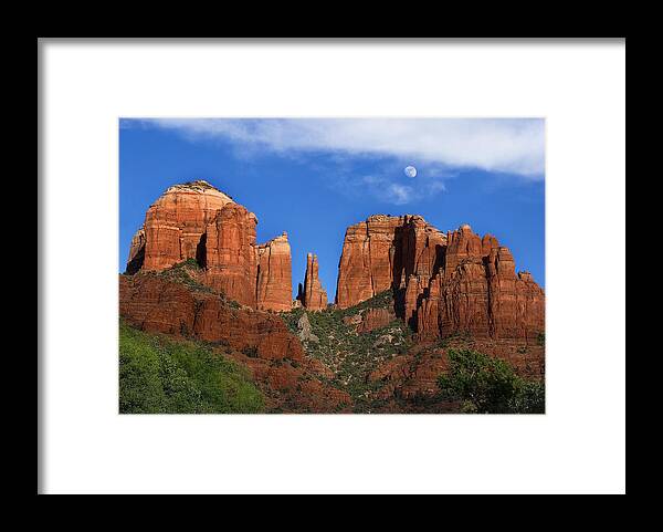 Sedona Framed Print featuring the photograph Cathedral Rock Moon Rise Color by Dave Dilli