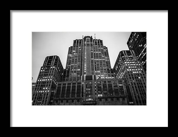 Cloud Photographs Framed Print featuring the photograph Chicago Civic Opera House by Graeme Curry