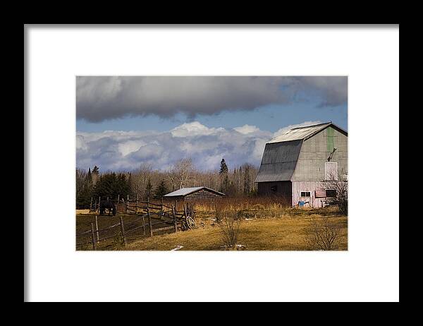 Barn Framed Print featuring the photograph Country life by Daniel Martin