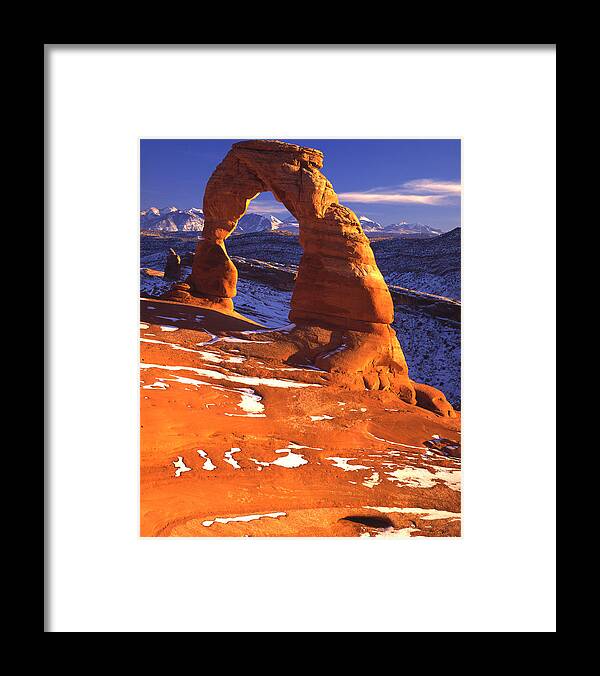 Arch Framed Print featuring the photograph Delicate Arch Sunset by Ray Mathis