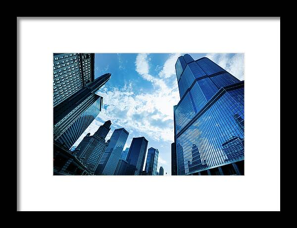 Scenics Framed Print featuring the photograph Downtown Chicago Skyline And Cityscape by Yinyang