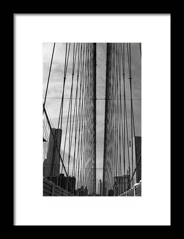 Brooklyn Bridge Framed Print featuring the photograph Escaping to the City by Mark Szep