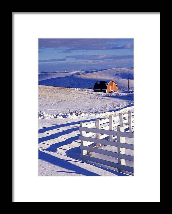 Usa Framed Print featuring the photograph Fenced Barn by Doug Davidson