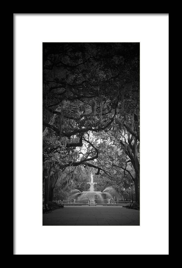 Fountain Framed Print featuring the photograph Forsythe Park by Amy Larson