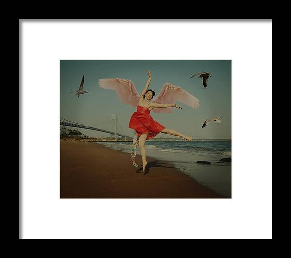 Beach Framed Print featuring the photograph Free by Mayumi Yoshimaru