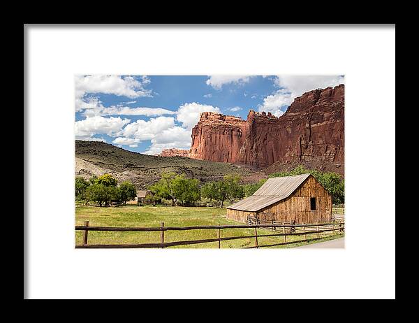 Gifford Framed Print featuring the photograph Gifford Barn by Nicholas Blackwell