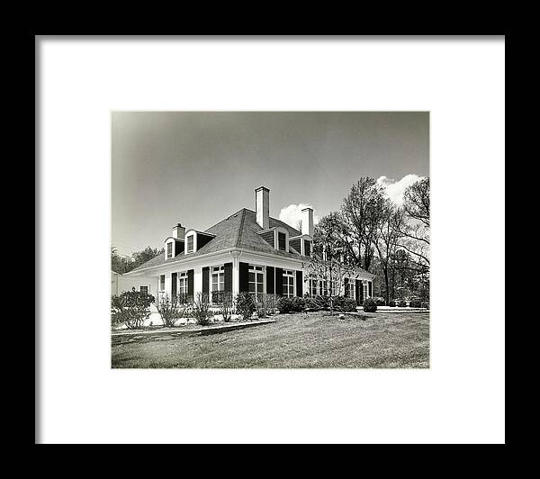 Outdoors Framed Print featuring the photograph House Of Harold W Klotz In Virginia by Tom Leonard
