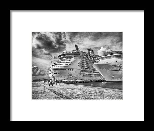  Framed Print featuring the photograph International Pier Cozumel by Howard Salmon
