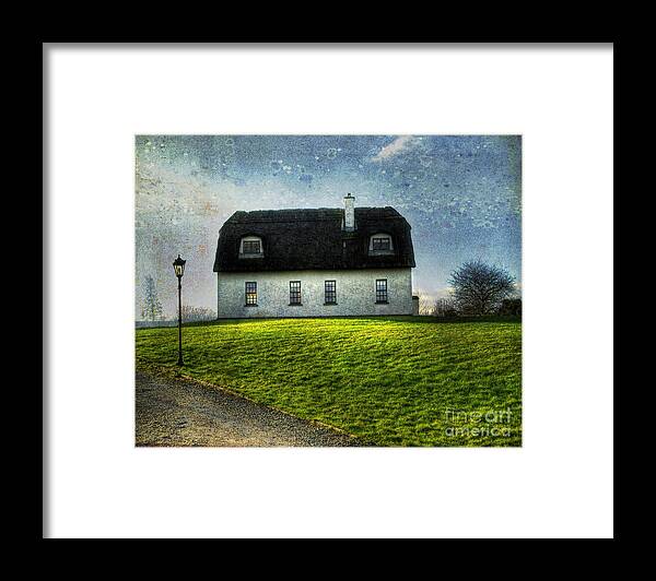Accommodation Framed Print featuring the photograph Irish Thatched Roofed Home by Juli Scalzi