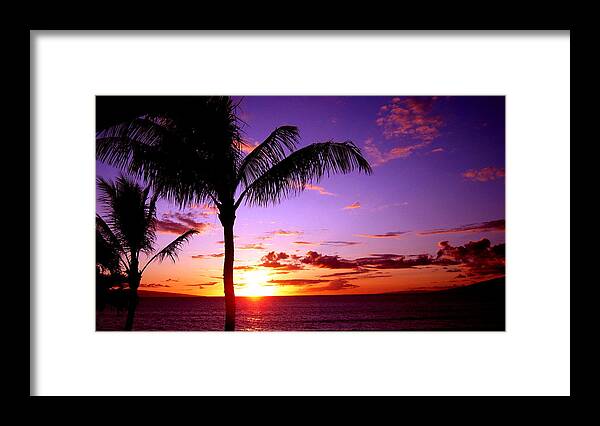  Framed Print featuring the photograph Kaanapali Sunset by Phillip Garcia