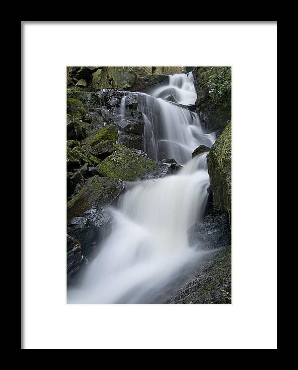Water Framed Print featuring the photograph Lwv10069 by Lee Winter