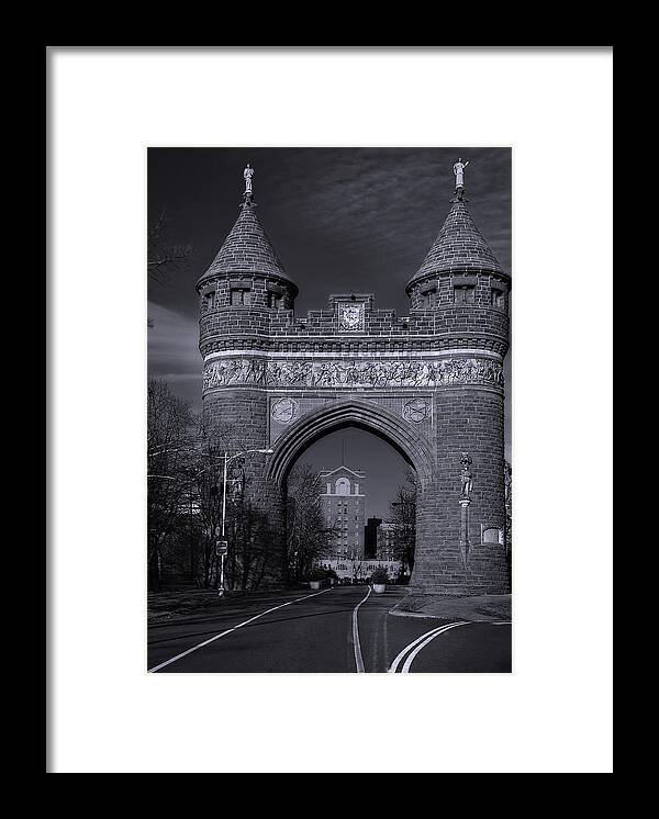 Hartford Framed Print featuring the photograph Memorial Arch Hartford Connecticut by Phil Cardamone