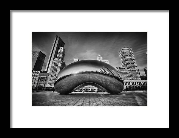 Chicago Cloud Gate Framed Print featuring the photograph Morning Bean in Black and White by Sebastian Musial