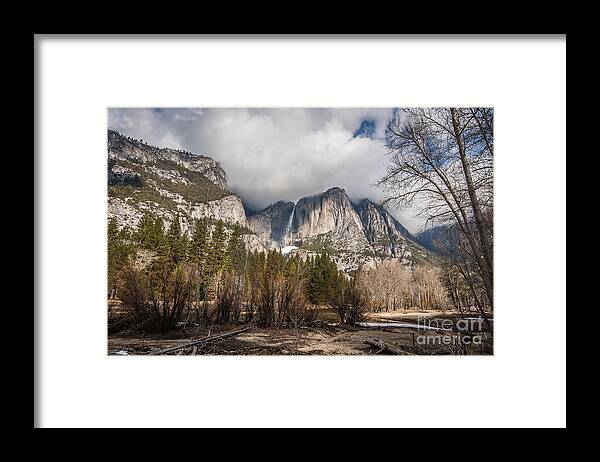 Landscape Framed Print featuring the photograph Morning Muse by Charles Garcia