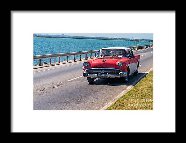 Cuba Framed Print featuring the photograph Old Buick by Les Palenik
