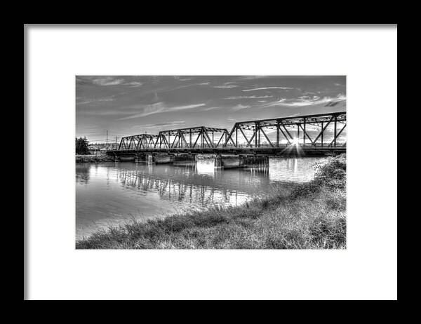 Lincoln Framed Print featuring the photograph Old School Sunset on Lincoln Ave. Bridge by Rob Green