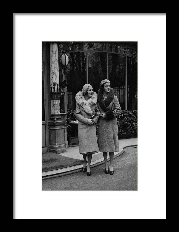 Fashion Framed Print featuring the photograph Paulette Amor De Ytrurbe And Sylvia De Rivas by George Hoyningen-Huene