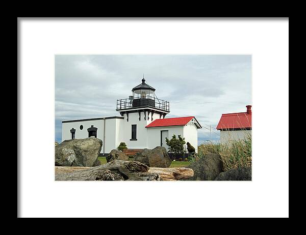 Point No Point Lighthouse Framed Print featuring the photograph Point No Point by E Faithe Lester