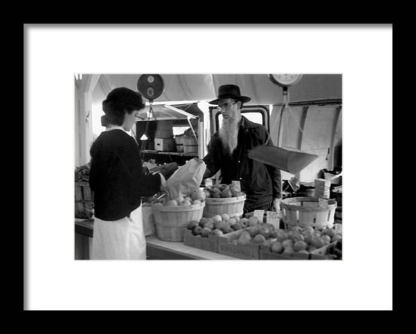 Photograph Framed Print featuring the photograph Saturday Morning on the Farmers Market by Suzanne Gaff