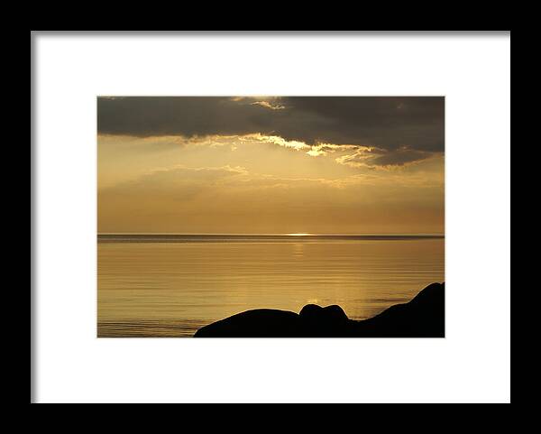 Sunset Framed Print featuring the photograph Sea / sunset by Gynt 