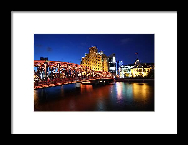 Tranquility Framed Print featuring the photograph Shanghai The Bund Img_1587 by Xiaozhu Yuan