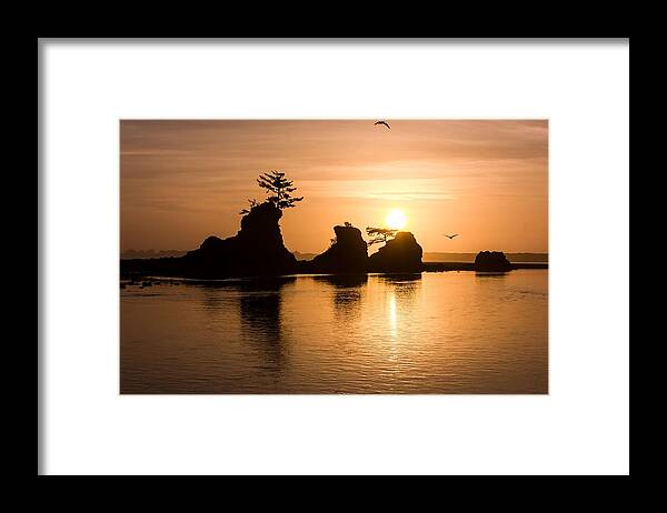 Siletz Bay Framed Print featuring the photograph Siletz Sunset 0012 by Kristina Rinell