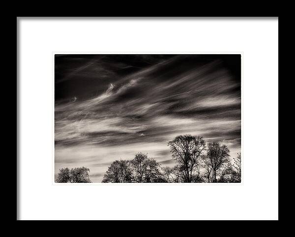 Live Framed Print featuring the photograph SkyScape Wisps by Lenny Carter