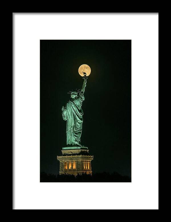 Moon Framed Print featuring the photograph Statue Of Liberty by Hua Zhu