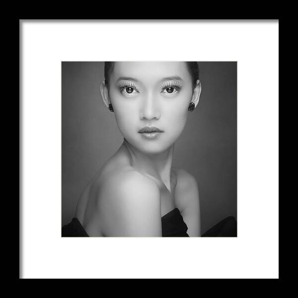 Skin Framed Print featuring the photograph Straight by 
