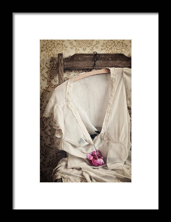 Dress Framed Print featuring the photograph Summer Romance by Amy Weiss