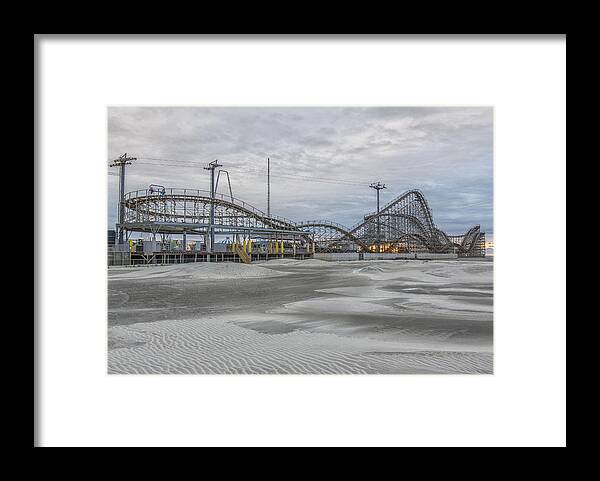 Beach Framed Print featuring the photograph Summer's End by Charles Aitken