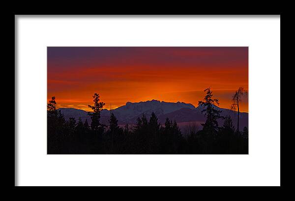Mountains Framed Print featuring the photograph Sundown by Randy Hall