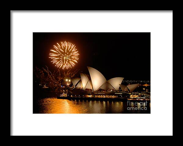 Sydney Opera Theatre Framed Print featuring the photograph Sydney Opera Theatre by Bob Christopher