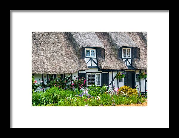 Cambridgeshire Framed Print featuring the photograph Thatched Cottage Hemingford Abbots Cambridgeshire by David Ross