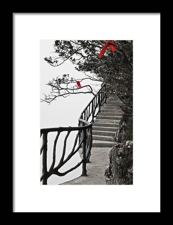 Zhangjiajie Framed Print featuring the photograph The Edge Zhangjiajie China by Sally Ross