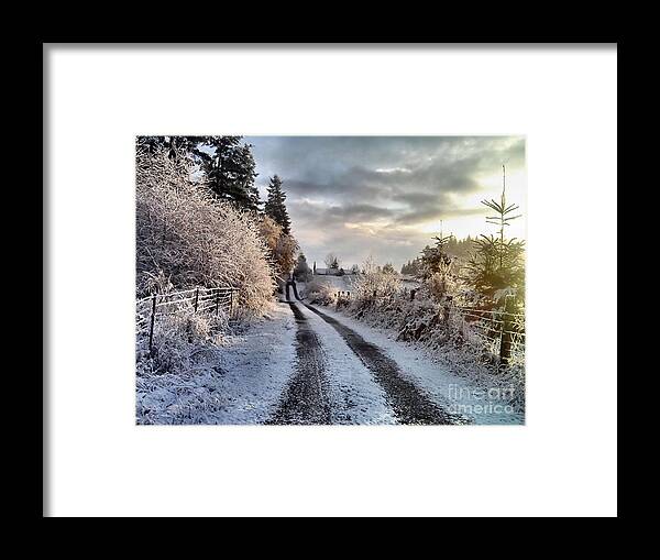 Landscape Framed Print featuring the photograph The Way Home by Rory Siegel