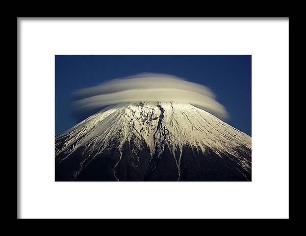 Landscape Framed Print featuring the photograph Umbrella by Akihiro Shibata