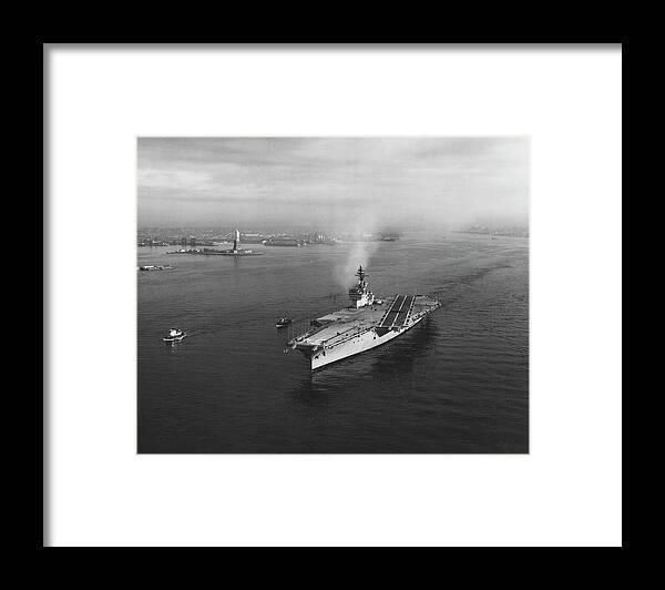 Horizontal Framed Print featuring the photograph Uss Constellation Leaving New York by Stocktrek Images