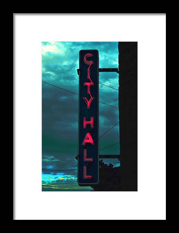 Neon Sign Framed Print featuring the photograph Vacancy by Laureen Murtha Menzl