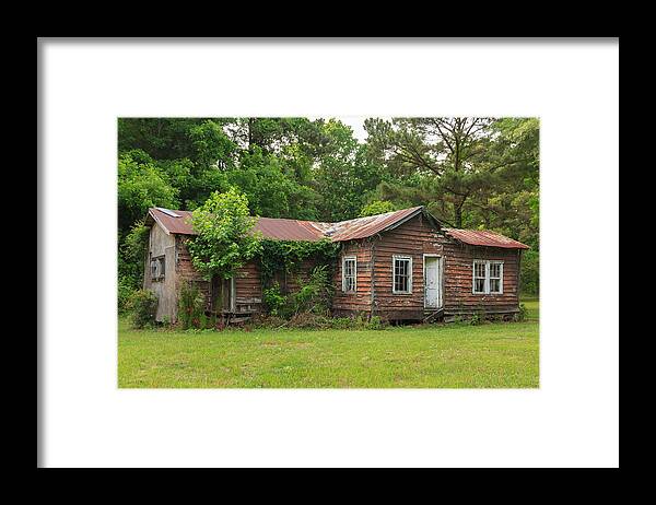 Betsy Kerrison Parkway Framed Print featuring the photograph Vacant Rural Home by Patricia Schaefer