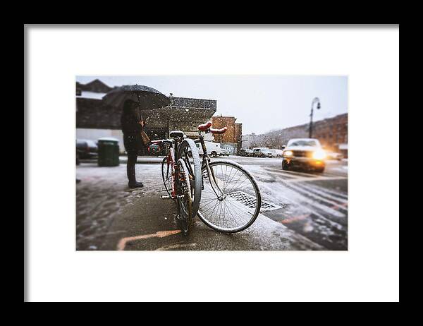 People Framed Print featuring the photograph Waiting In The Snow by Guillermo Murcia
