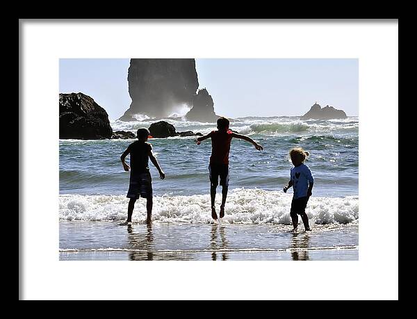 Cannon Framed Print featuring the photograph Wave Jumping 25614 by Jerry Sodorff