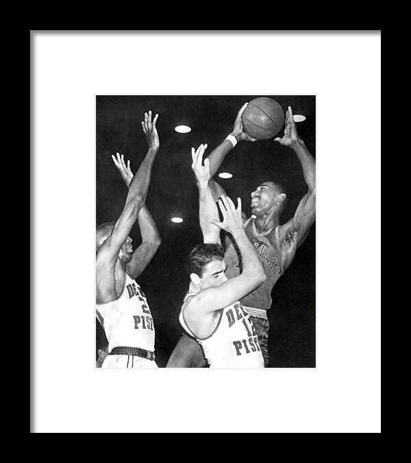 1950s Framed Print featuring the photograph Wilt Chamberlain Shoots by Underwood Archives