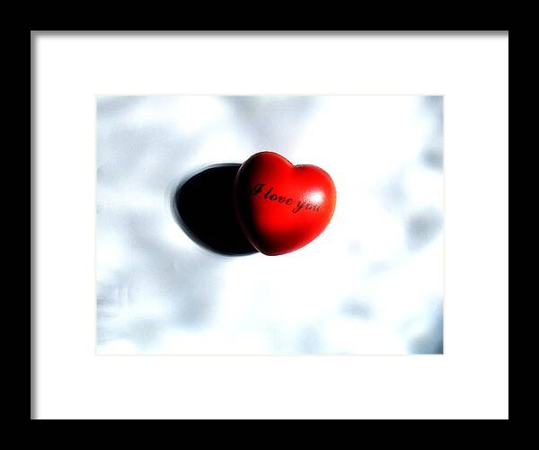Wounded Framed Print featuring the photograph I love you by Ingrid Van Amsterdam
